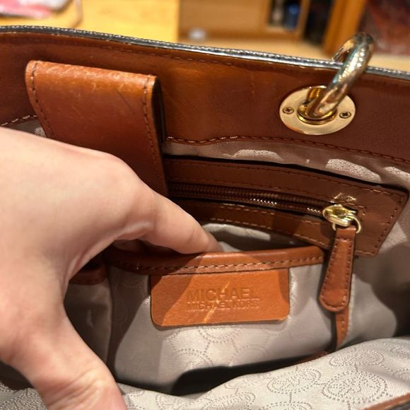 Michael Kors Chain Tote Bag - Picture 14 of 14